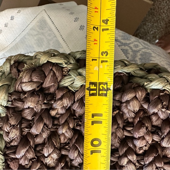 Handwoven Brown and Green Basket with handles - Picture 7 of 7